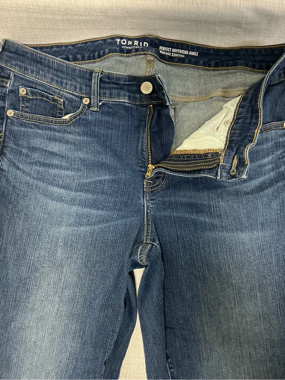 TORRID Perfect Boyfriend Jeans Women’s 14R Vintage Stretch Medium Wash